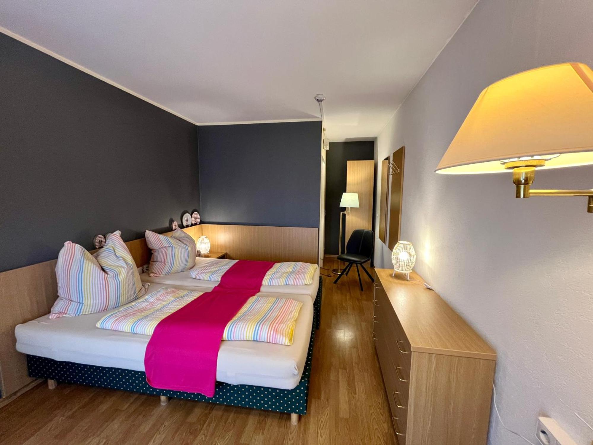 Goldener Hahn B&B Baiersbronn - Ferienwohnungen Mit Hotel Service Nahe Gartenschau Tal X Номер фото